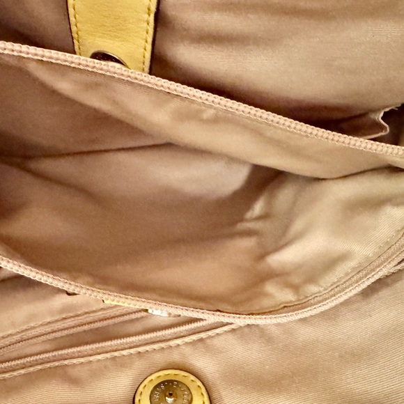 Vintage yellow signature C perforated leather design - Picture 8 of 8